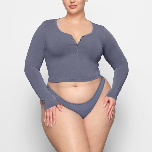 Skims New Vintage Long Sleeve Cropped Henley - Picture 3 of 5